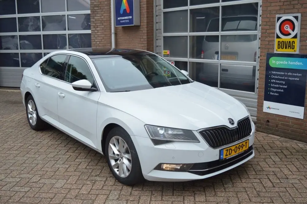 Skoda Superb 1.5 TSI ACT Amb. B uit 2019, foto 11