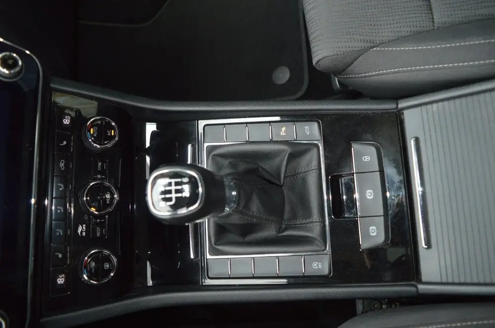 Skoda Superb 1.5 TSI ACT Amb. B uit 2019, foto 6