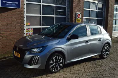 Peugeot 208 Hybrid e-DCS6 Style Automaat uit 2024
