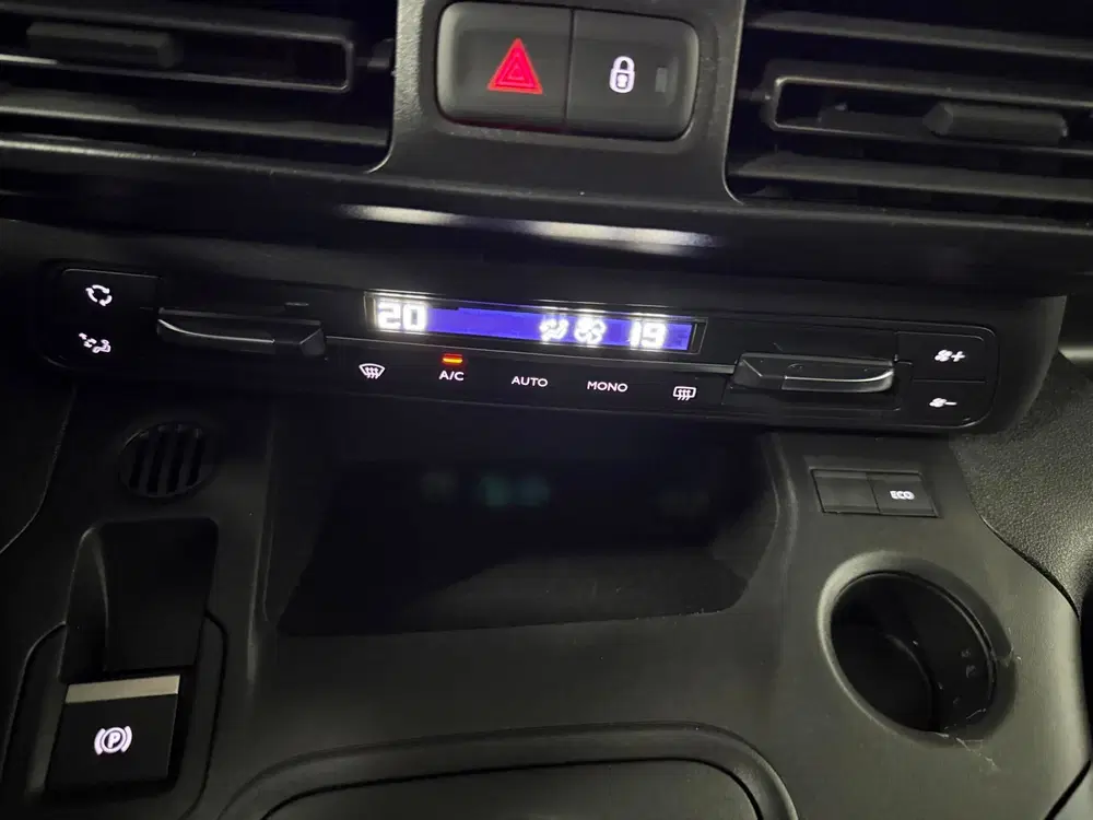 Peugeot Rifter 1.2 Puretech Allure Autom Navi-Camera Appl uit 2020, foto 19
