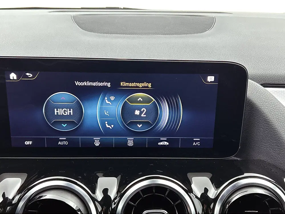 Mercedes-Benz GLA 250 e Plug-In Hybride uit 2023, foto 9