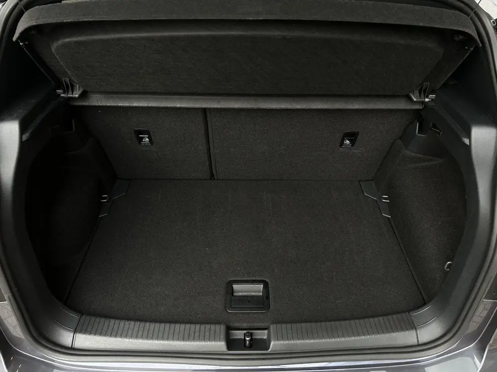 Volkswagen T-Cross 1.0 TSI R-Line Edition | Camera | Climate uit 2025, foto 16