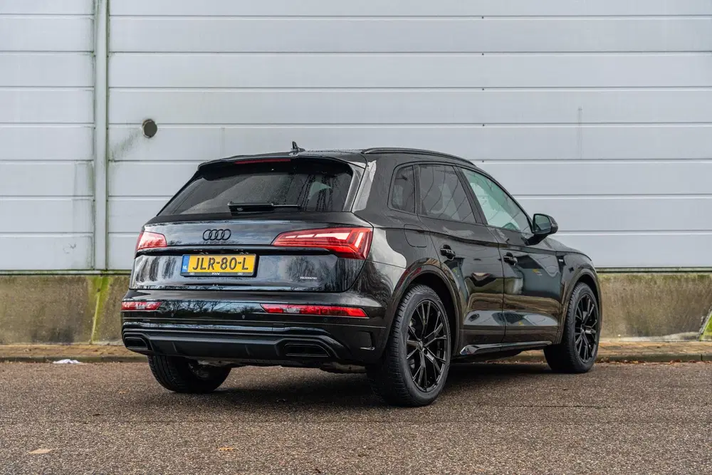 Audi Q5 55 TFSIe 367pk PHEV Quattro Competition uit 2022, foto 2