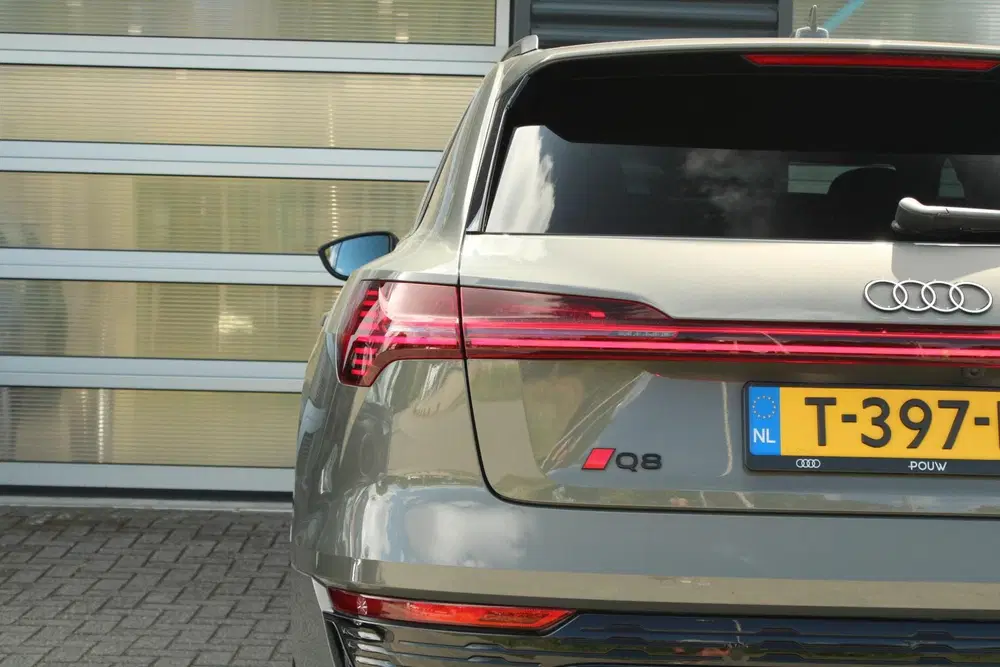 Audi Q8 e-tron 50 340pk quattro S Edition 95 kWh uit 2023, foto 13