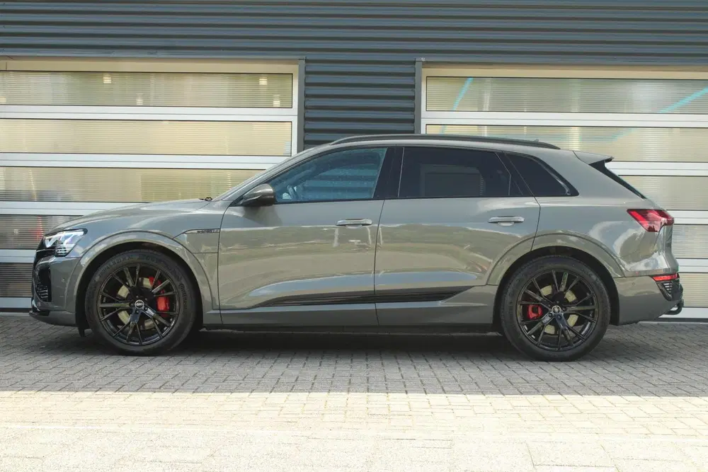 Audi Q8 e-tron 50 340pk quattro S Edition 95 kWh uit 2023, foto 15