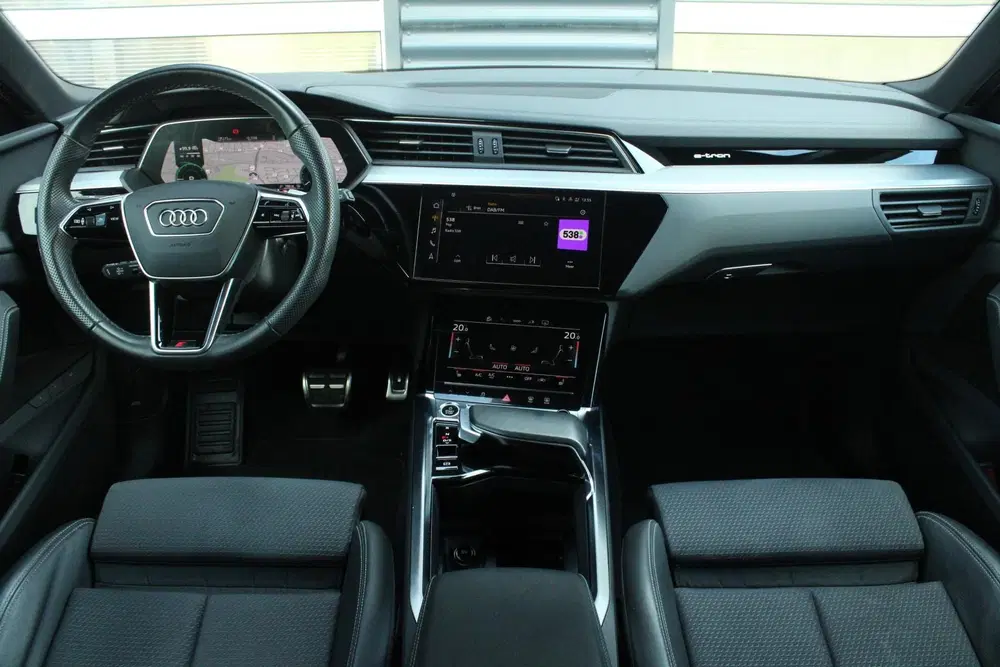 Audi Q8 e-tron 50 340pk quattro S Edition 95 kWh uit 2023, foto 5