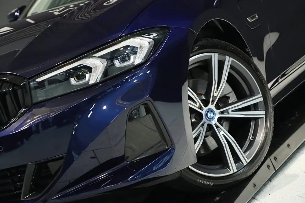 BMW 3-Serie Touring 320e / PANODAK / KEYLESS / CAMERA / CARP uit 2022, foto 2