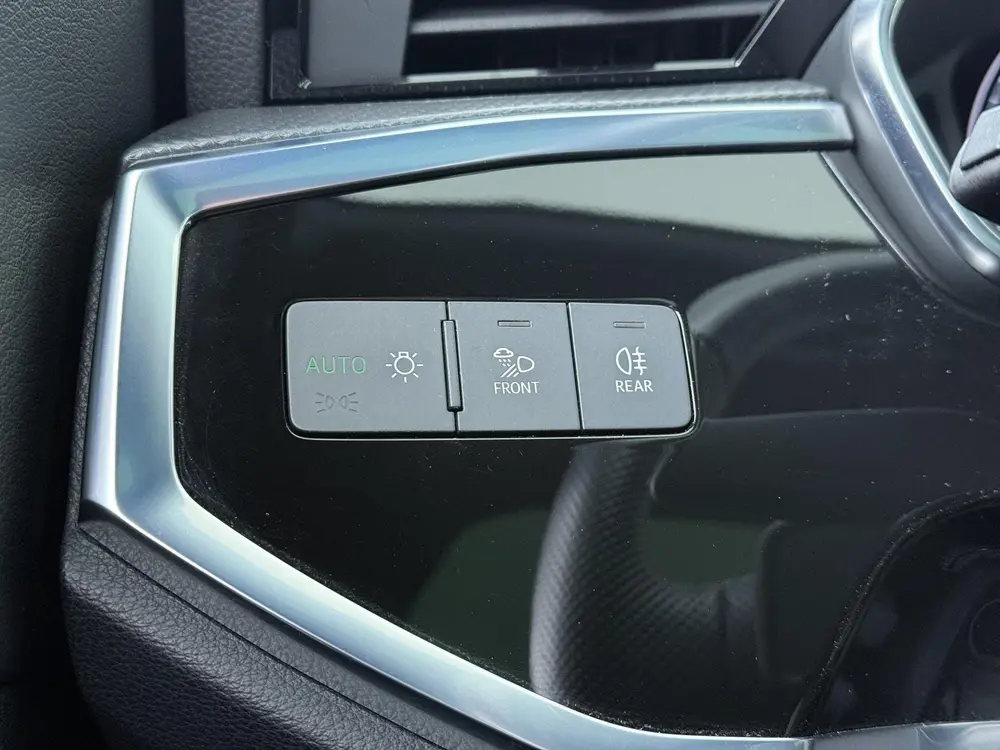 Audi Q3 45 TFSI e S edition uit 2024, foto 12