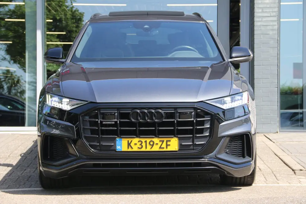 Audi Q8 55 TFSI quattro S-LINE LUCHTVERING B&O INC uit 2020, foto 2
