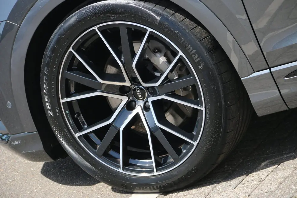 Audi Q8 55 TFSI quattro S-LINE LUCHTVERING B&O INC uit 2020, foto 5