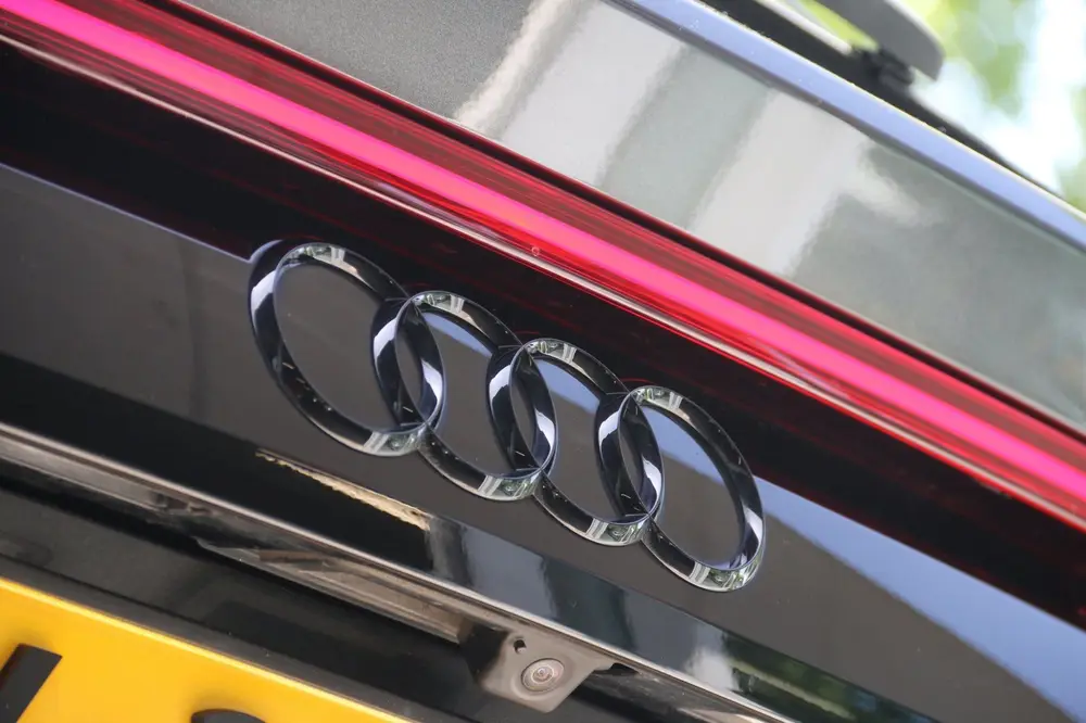Audi Q8 55 TFSI quattro S-LINE LUCHTVERING B&O INC uit 2020, foto 7
