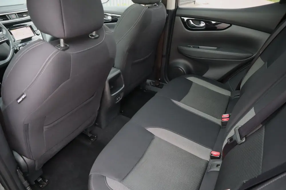 Nissan Qashqai 1.3 DIG-T N-Connecta Panoramadak Stoelverwarm uit 2019, foto 19
