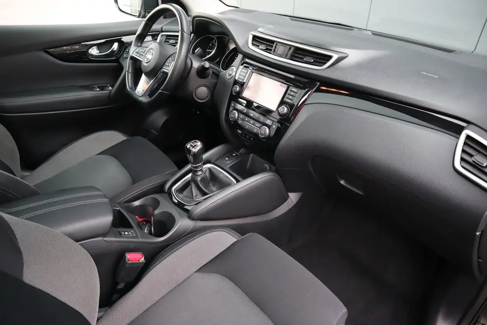 Nissan Qashqai 1.3 DIG-T N-Connecta Panoramadak Stoelverwarm uit 2019, foto 9