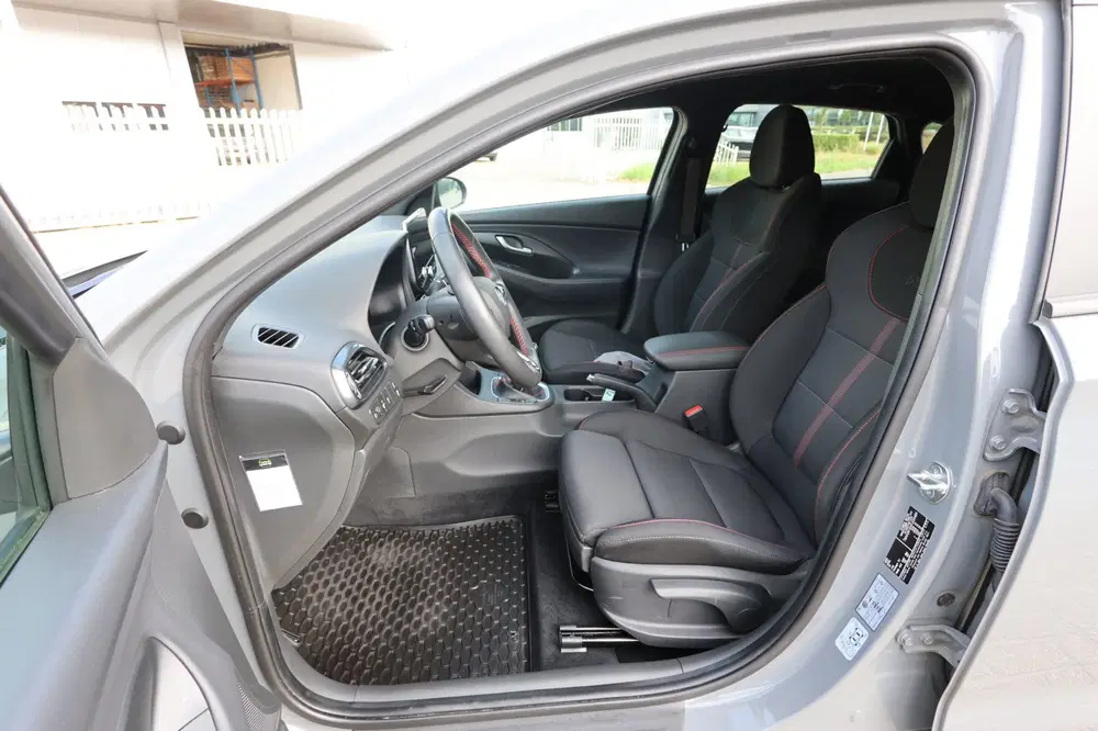 Hyundai i30 1.0 TGDI Fastback N Line uit 2024, foto 5