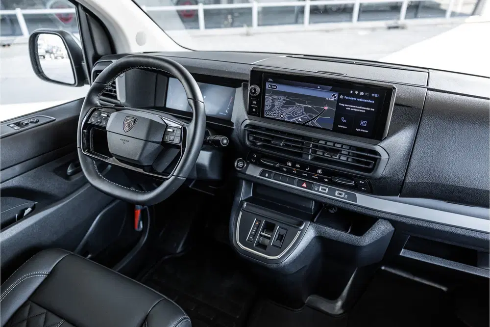 Peugeot Expert 2.0 BlueHDi L3 DC uit 2024, foto 15
