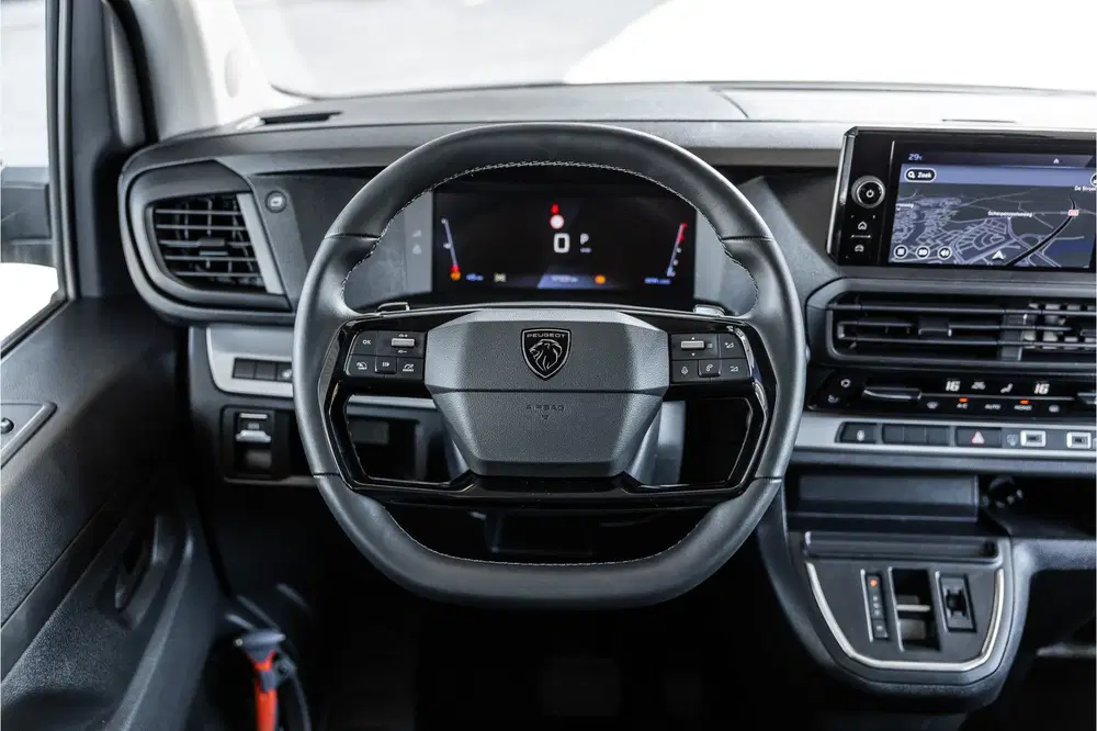 Peugeot Expert 2.0 BlueHDi L3 DC uit 2024, foto 16