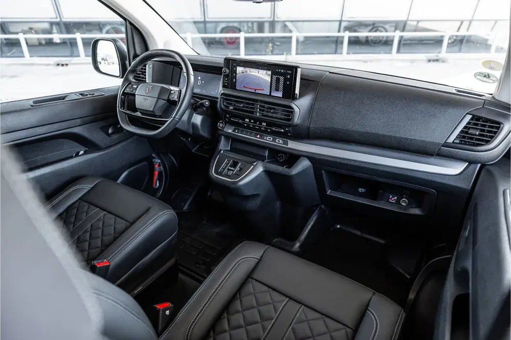 Peugeot Expert 2.0 BlueHDi L3 DC uit 2024, foto 9