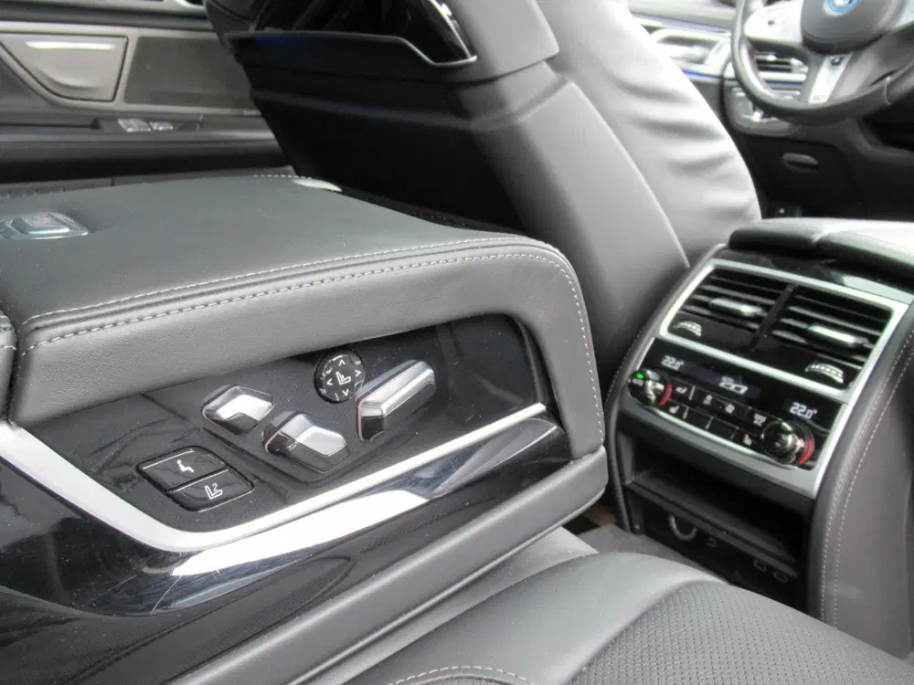 BMW 7-serie 745e High Executive uit 2022, foto 15