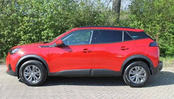 Peugeot 2008 1.2 Puretech 100pk Allure uit 2022, foto 2