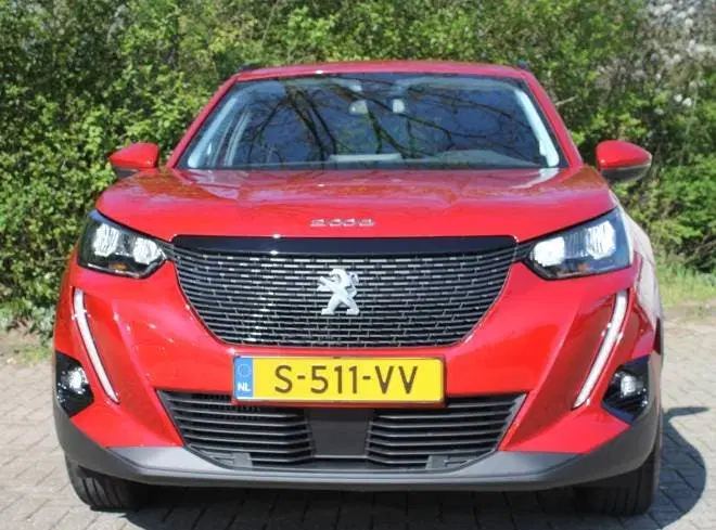 Peugeot 2008 1.2 Puretech 100pk Allure uit 2022, foto 3