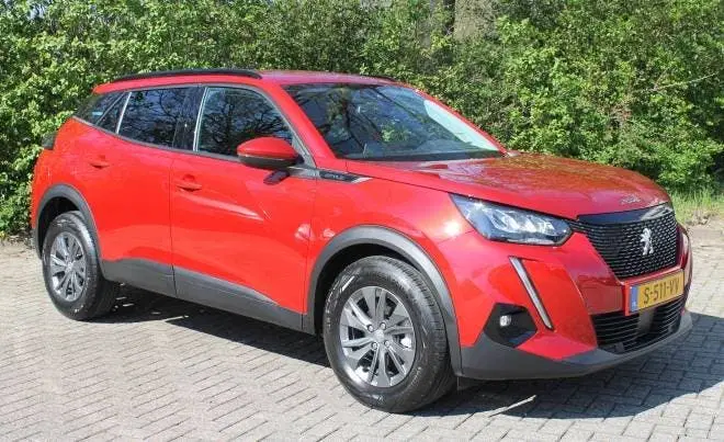 Peugeot 2008 1.2 Puretech 100pk Allure uit 2022, foto 5