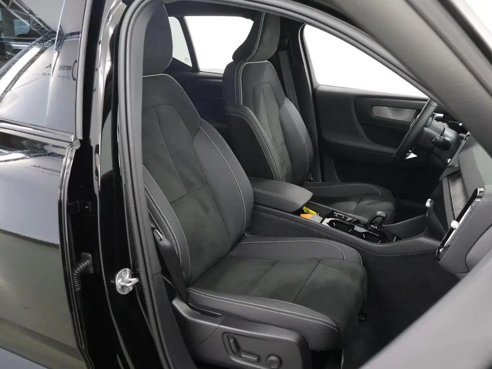 Volvo XC40 1.5 T4 Plug-in hybrid Ultimate Dark uit 2022, foto 11