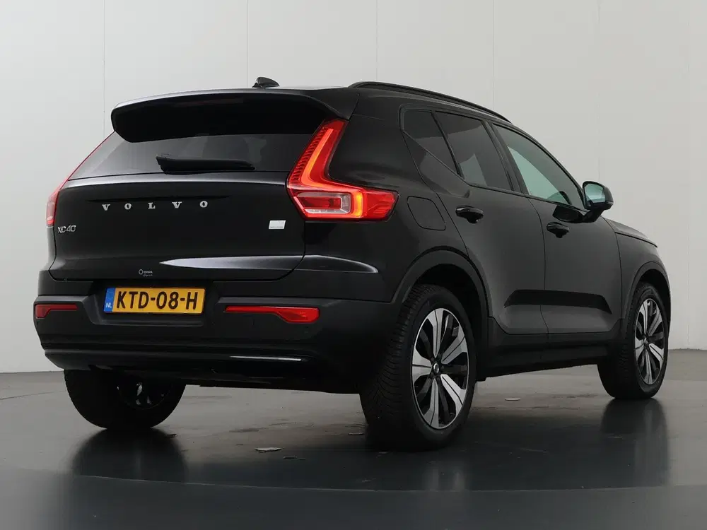 Volvo XC40 1.5 T4 Plug-in hybrid Ultimate Dark uit 2022, foto 2