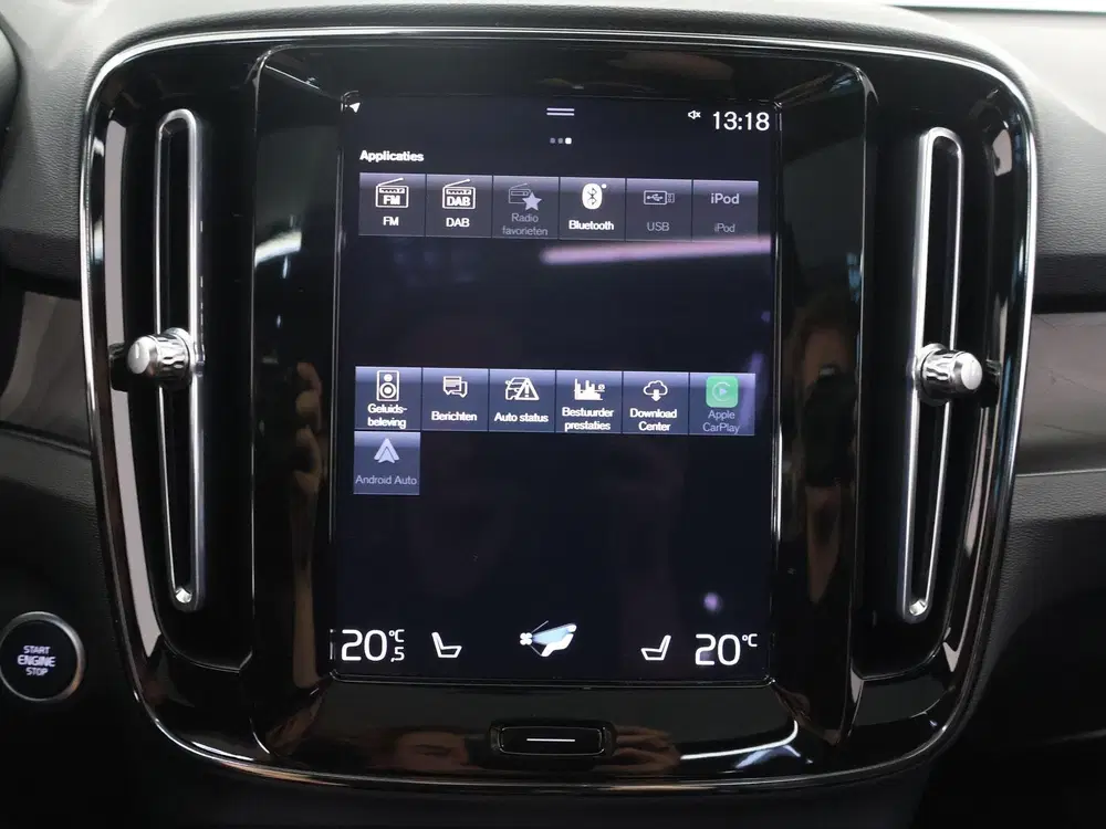 Volvo XC40 1.5 T4 Plug-in hybrid Ultimate Dark uit 2022, foto 20