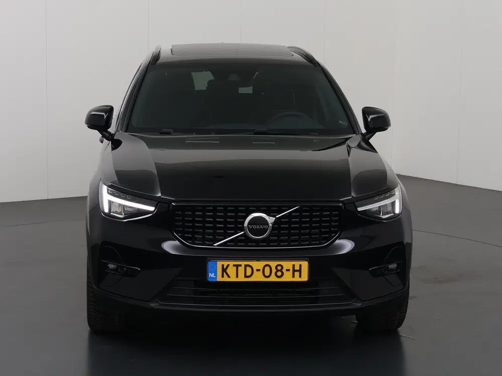 Volvo XC40 1.5 T4 Plug-in hybrid Ultimate Dark uit 2022, foto 3
