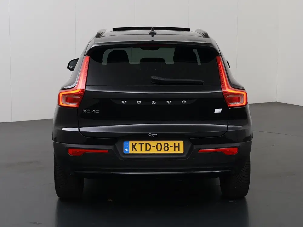 Volvo XC40 1.5 T4 Plug-in hybrid Ultimate Dark uit 2022, foto 4