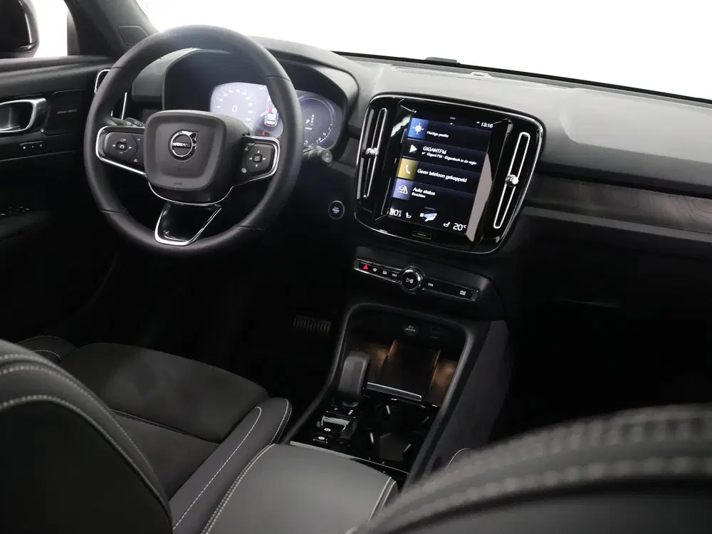 Volvo XC40 1.5 T4 Plug-in hybrid Ultimate Dark uit 2022, foto 9