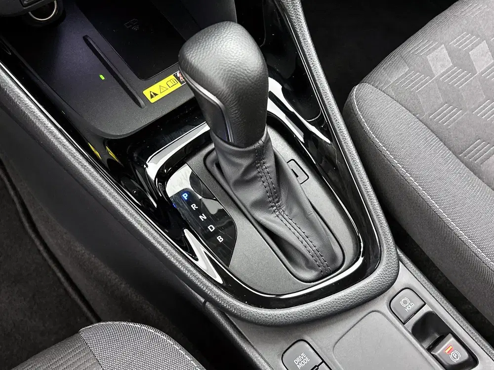 Toyota Yaris 1.5 Hybrid 115 Dynamic Comfort Pack uit 2025, foto 12