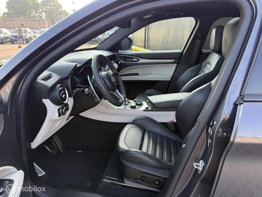 Alfa Romeo Stelvio 2.0 T AWD Sprint PERFORMANCE uit 2020, foto 10