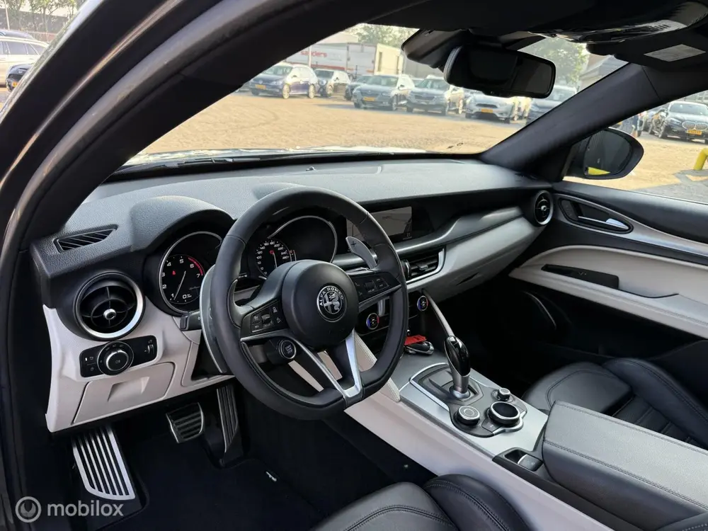 Alfa Romeo Stelvio 2.0 T AWD Sprint PERFORMANCE uit 2020, foto 11