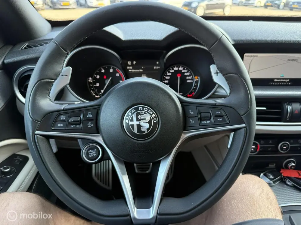 Alfa Romeo Stelvio 2.0 T AWD Sprint PERFORMANCE uit 2020, foto 12