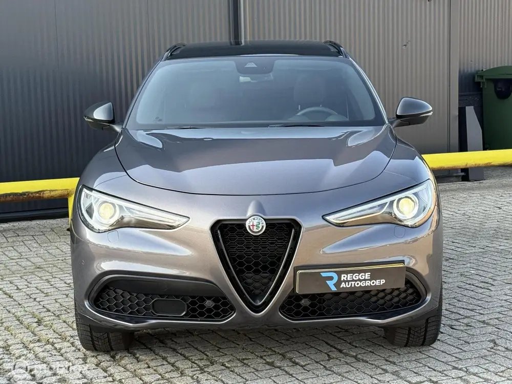 Alfa Romeo Stelvio 2.0 T AWD Sprint PERFORMANCE uit 2020, foto 5