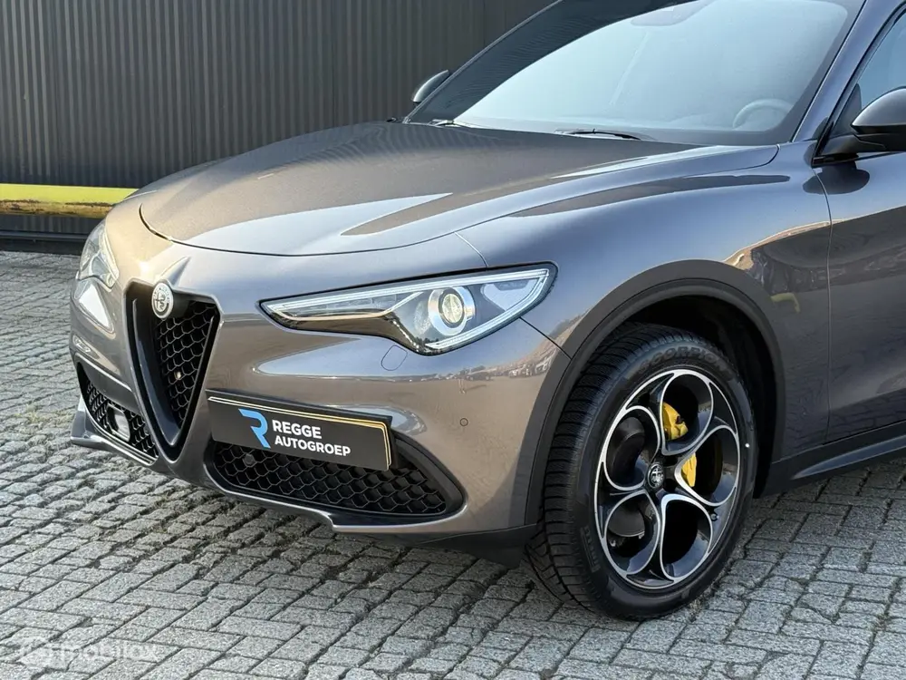 Alfa Romeo Stelvio 2.0 T AWD Sprint PERFORMANCE uit 2020, foto 6