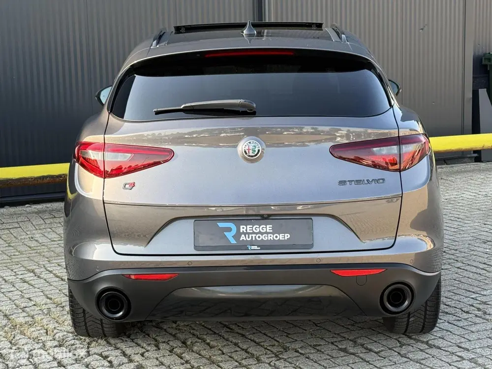 Alfa Romeo Stelvio 2.0 T AWD Sprint PERFORMANCE uit 2020, foto 8