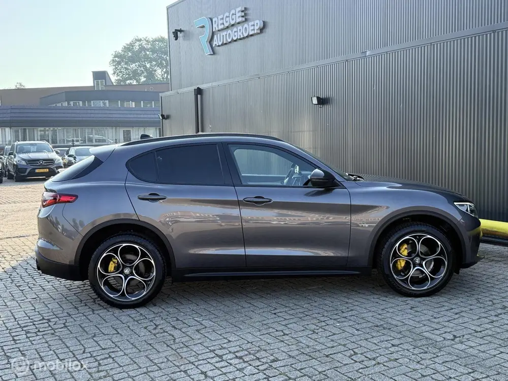 Alfa Romeo Stelvio 2.0 T AWD Sprint PERFORMANCE uit 2020, foto 9