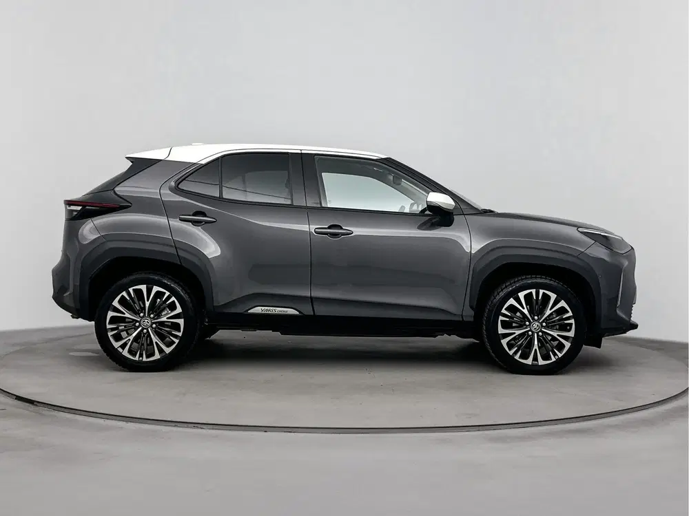 Toyota Yaris Cross 1.5 Hybrid Executive Bi-Tone uit 2022, foto 12
