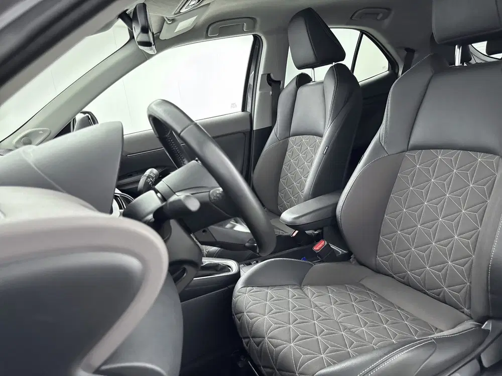 Toyota Yaris Cross 1.5 Hybrid Executive Bi-Tone uit 2022, foto 16