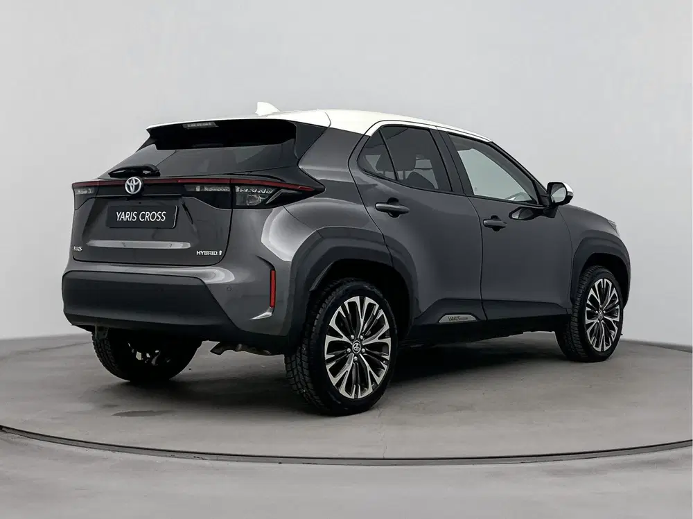 Toyota Yaris Cross 1.5 Hybrid Executive Bi-Tone uit 2022, foto 2