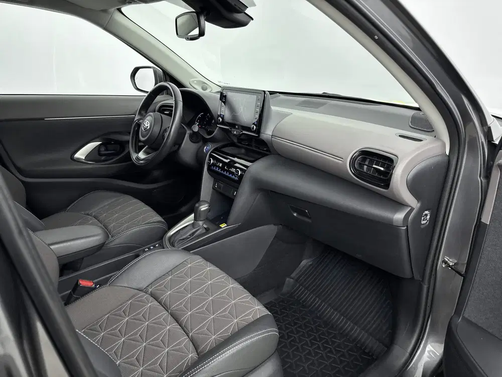 Toyota Yaris Cross 1.5 Hybrid Executive Bi-Tone uit 2022, foto 6