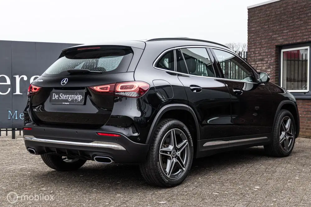 Mercedes-Benz GLA 250 e AMG Line uit 2022, foto 10