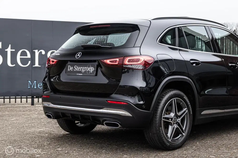 Mercedes-Benz GLA 250 e AMG Line uit 2022, foto 11