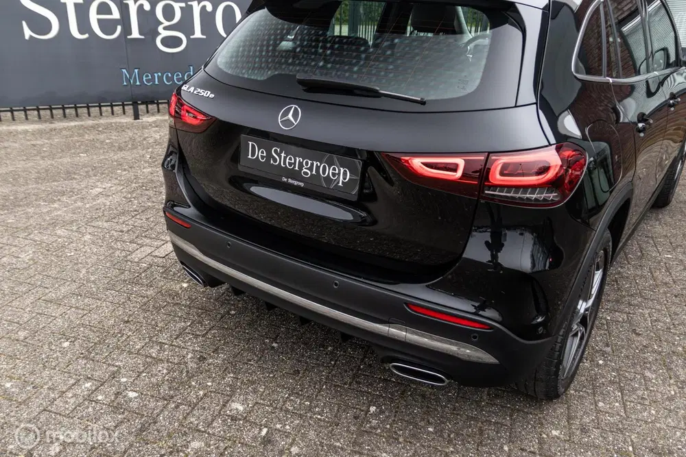 Mercedes-Benz GLA 250 e AMG Line uit 2022, foto 14
