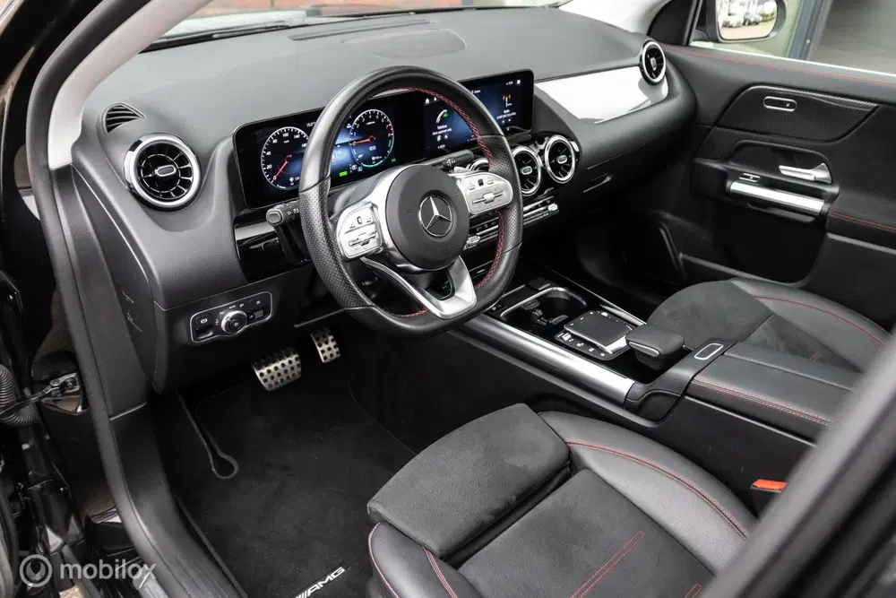 Mercedes-Benz GLA 250 e AMG Line uit 2022, foto 16