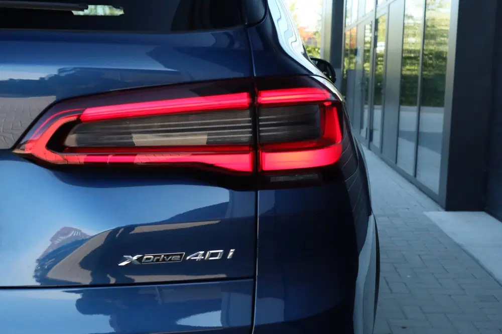 BMW X5 XDrive40i High Executive Luchtvering 4-wie uit 2019, foto 10