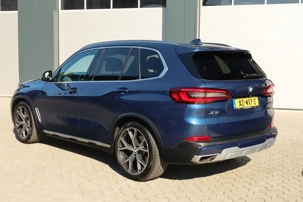 BMW X5 XDrive40i High Executive Luchtvering 4-wie uit 2019, foto 4