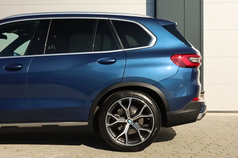 BMW X5 XDrive40i High Executive Luchtvering 4-wie uit 2019, foto 8
